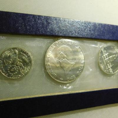 1776-1976 Bicentennial Silver UNC 3 Coin Set $1, Half Dollar, Quarter