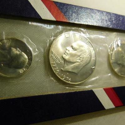1776-1976 Bicentennial Silver UNC 3 Coin Set $1, Half Dollar, Quarter