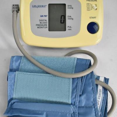 Lifesource Digital Blood Pressure Monitor Model UA-767 with Case - Works