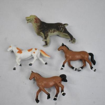 1 Hanging Ceramic Horse Head, 3 Plastic Horse Toys & 1 Plastic Dog