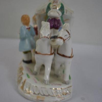 Vintage Victorian/Colonial Horse & Carriage Figurine Made in Japan