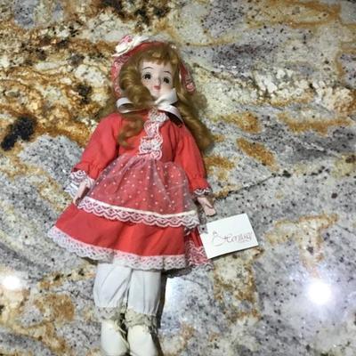 HERITAGE 18 INCH PINK/WHITE MUSICAL BOX DOLL