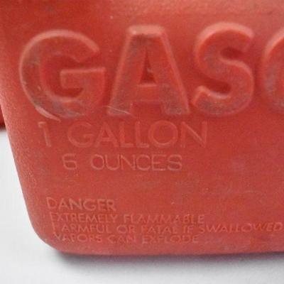 5 Gas Cans: 1 Gallon/2 Gallon