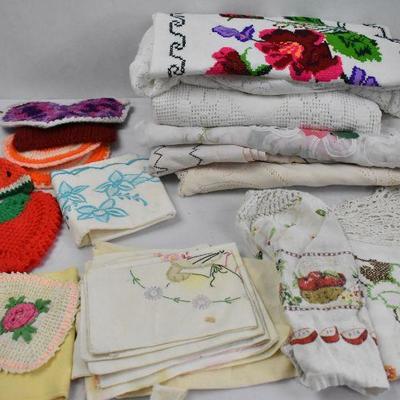 Large Lot Vintage Kitchen Linens: Tablecloths, Towels, Napkins, etc