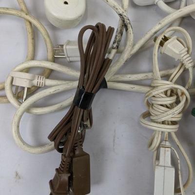 6 Piece Electrical Lot - 3 Extension Cords & 3 Power Strips