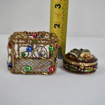 5pc Christmas Decor: Bridge Figurine, Stacking Wire Boxes, Porcelain Trinket Box