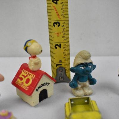 8 pc Vintage Tiny Toys Lot