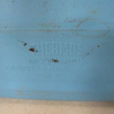 Lot 185 - Various Sizes Of Coolers - Coleman - Thermos