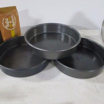 Lot 189 - Pyrex & Baking Pans 