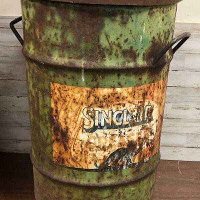 Lot #28 Sinclair 20 Gallon Drum with added Lid and handles