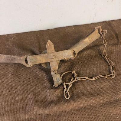 Lot #118 Antique Victor Wolf Trap