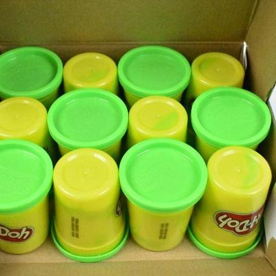 Hasbro Play-Doh, 12 Containers all Green - New