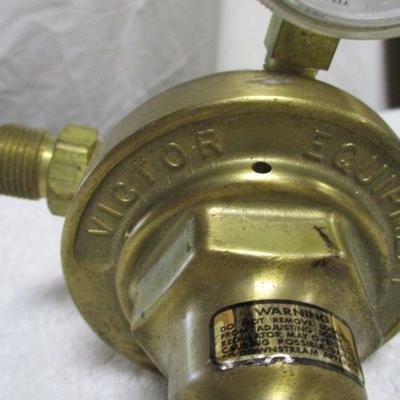 Lot 13 - Victor Equipment Gas Regulator w/ Gauge, 350 psi Max Inlet Pressure