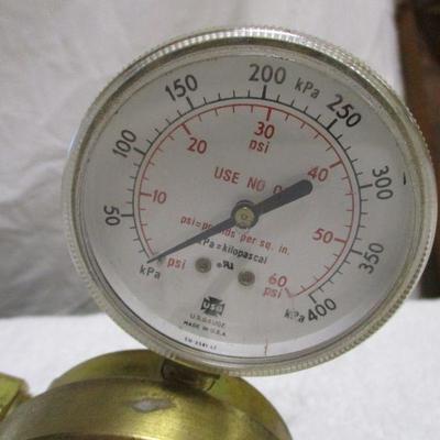 Lot 13 - Victor Equipment Gas Regulator w/ Gauge, 350 psi Max Inlet Pressure