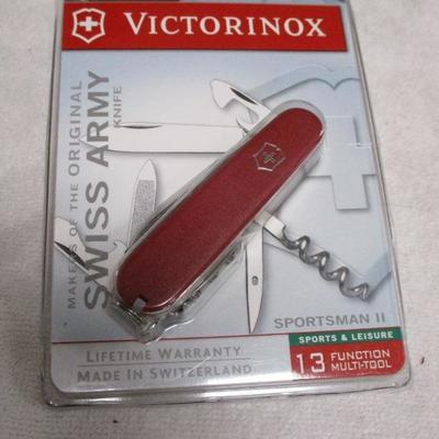 Lot 84 - Victorinox Swiss Army Knife