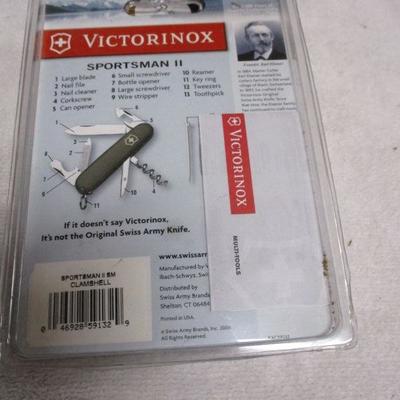 Lot 84 - Victorinox Swiss Army Knife