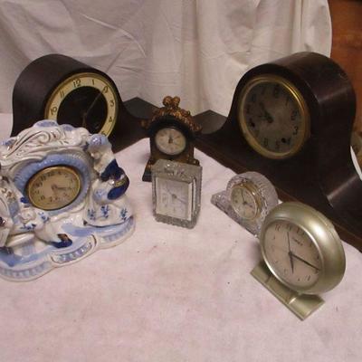 Lot 105 - Various Clocks - Mantle & Desk