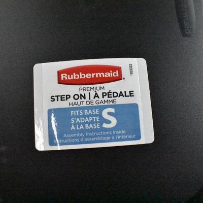 Rubbermaid Premium Step-On Garbage Can, Black - New