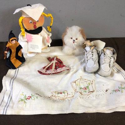 Lot#139 Dolls, Vintage linen, baby shoes