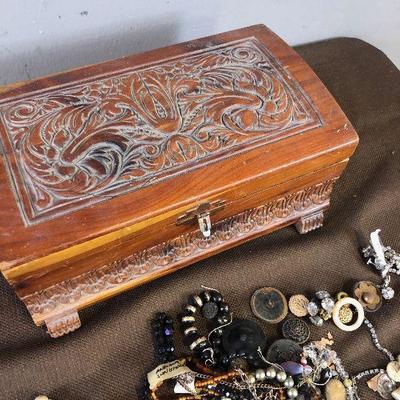 Lot#151 Cedar Jewelry Box with Buttons jewelry
