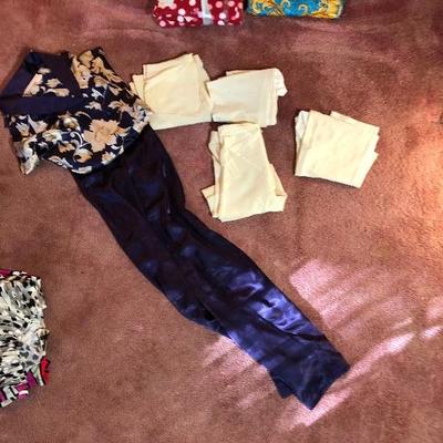 Lot26 - Robe, PJ's, Ladies Shirts, Girdles, Mostly New Clothes - Size M, 1X