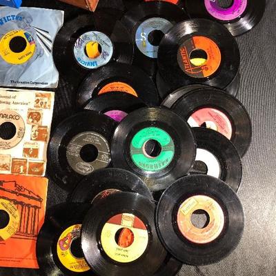 LOT 30 - RECORDS - 45's & Carry Case