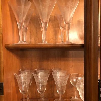 Lot 34 - Bassett Furniture Company China Hutch with Mixture of Glass and Crystal glasses! 