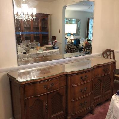Lot 35 - Bassett Furniture Buffet/Sideboard with custom glass top and Etched Mirror