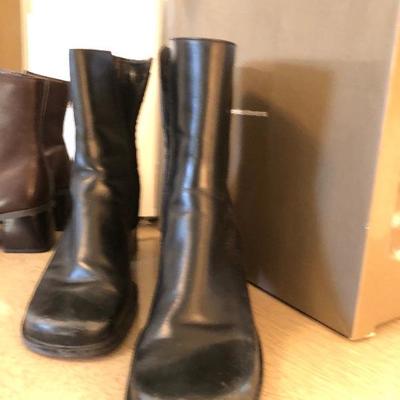 Lot 54 - Boots and MAG light