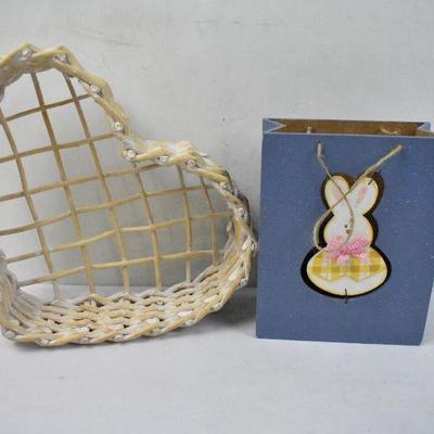 2 Piece Wooden Decor: Heart Basket & Bunny Bag