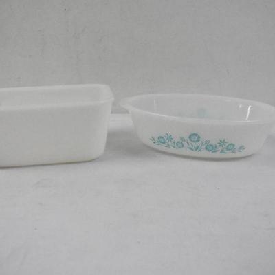 2Pc Vintage Glass Bakeware: Glasbake 1.5Qt & Maid of Honor White w/ Blue Flowers