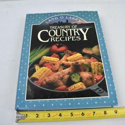 Land O Lakes Treasury of Country Recipes Cookbook, Published 1992