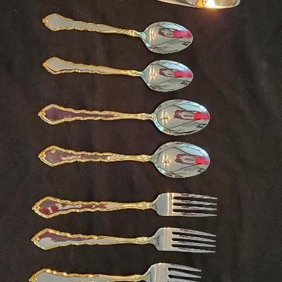 Lot 25 - Flatware - ONEIDA ROYAL CHIPPENDALE - QTY 2 - 5 piece place setting