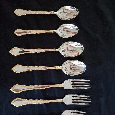 Lot 25 - Flatware - ONEIDA ROYAL CHIPPENDALE - QTY 2 - 5 piece place setting