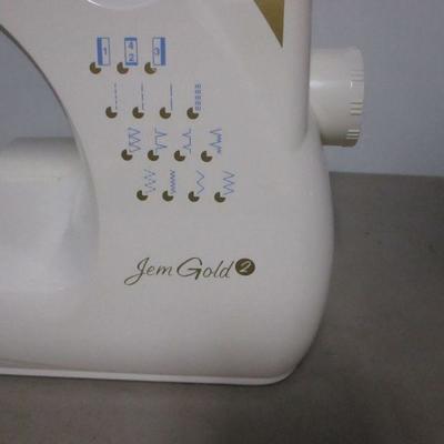 Lot 19 - Janome Jem Gold 2 Model 661 Sewing Machine