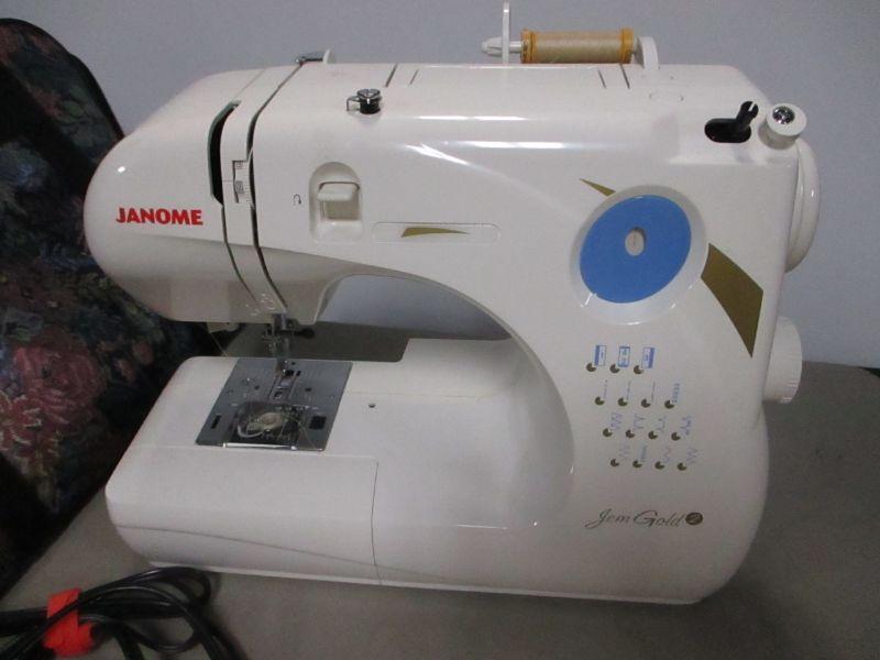 Lot 19 Janome Jem Gold 2 Model 661 Sewing Machine