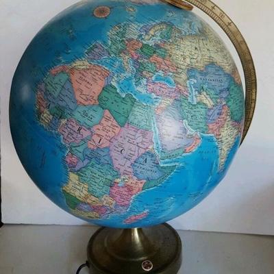 Vintage 1970's Segero 12 Inch Illuminated Constellations Universal Globe 