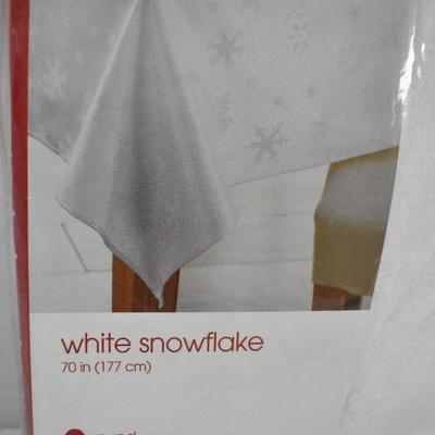 2 Tablecloths: White Snowflake 70
