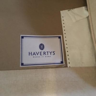 Lot 22 - Havertys Couch
