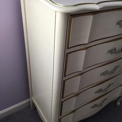 Lot 29 - Chest of Drawers