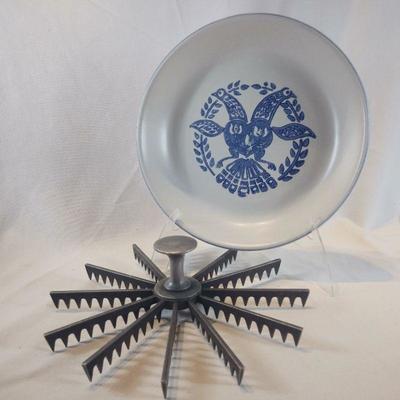 Pie Plate with Pie Cutter