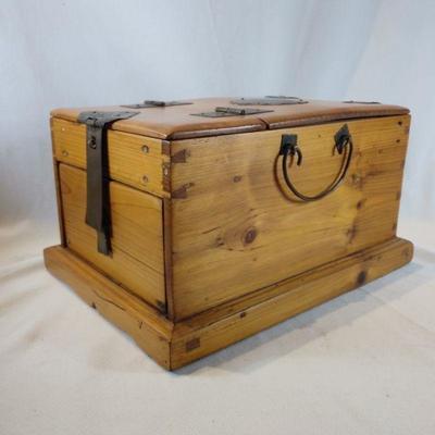Antique Grooming Travel Box
