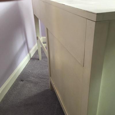 Lot 31 - Desk & Chair