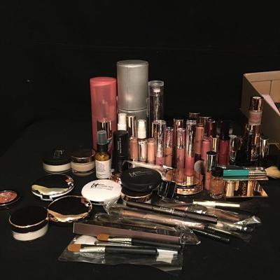 Lot 33 - Makeup, Makeup, Makeup