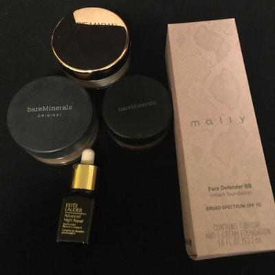 Lot 33 - Makeup, Makeup, Makeup