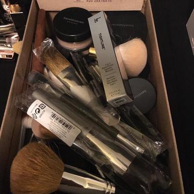 Lot 33 - Makeup, Makeup, Makeup