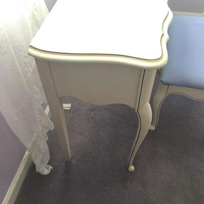 Lot 34 - Vanity Dressing Table