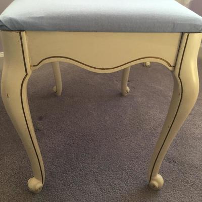 Lot 34 - Vanity Dressing Table
