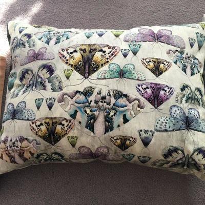 Lot 39 - Bedspread & More