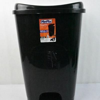 Hefty Step-On 13-Gallon Trash Can, Black - New | EstateSales.org